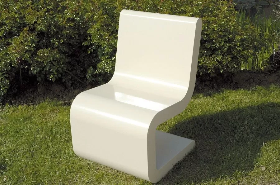 Fauteuil en béton blanc laqué