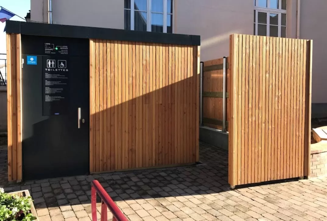 Wood-construction public toilets