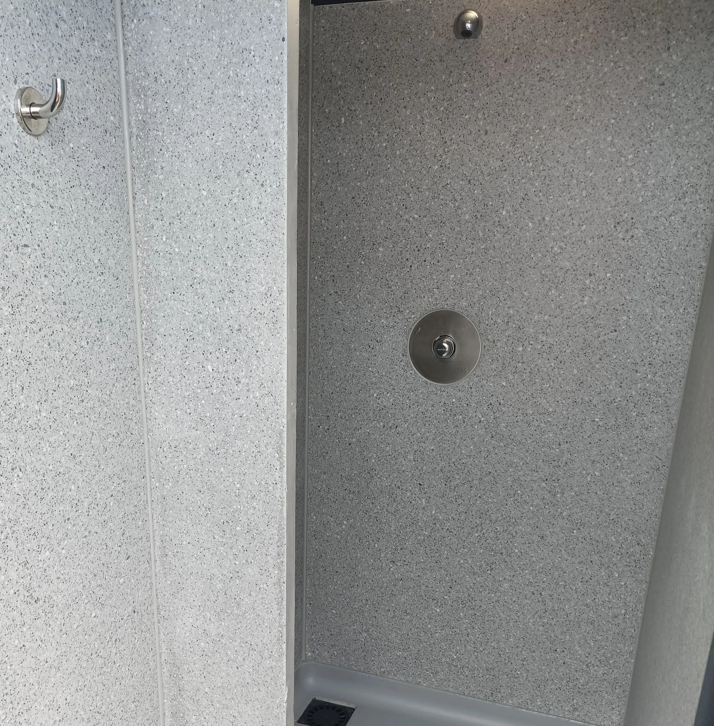 shower-cabin-saninomade